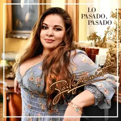 Zoilapianista with her band